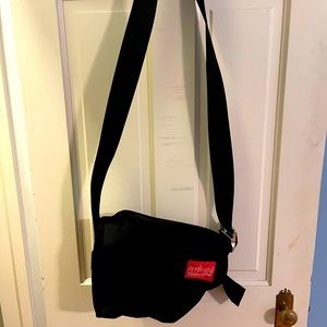 Manhattan Portage Velcro crossbody bag